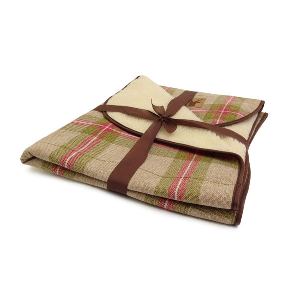 Danish Design Newton Moss Throw NTTS on www.dogsdogsdogs.co.uk